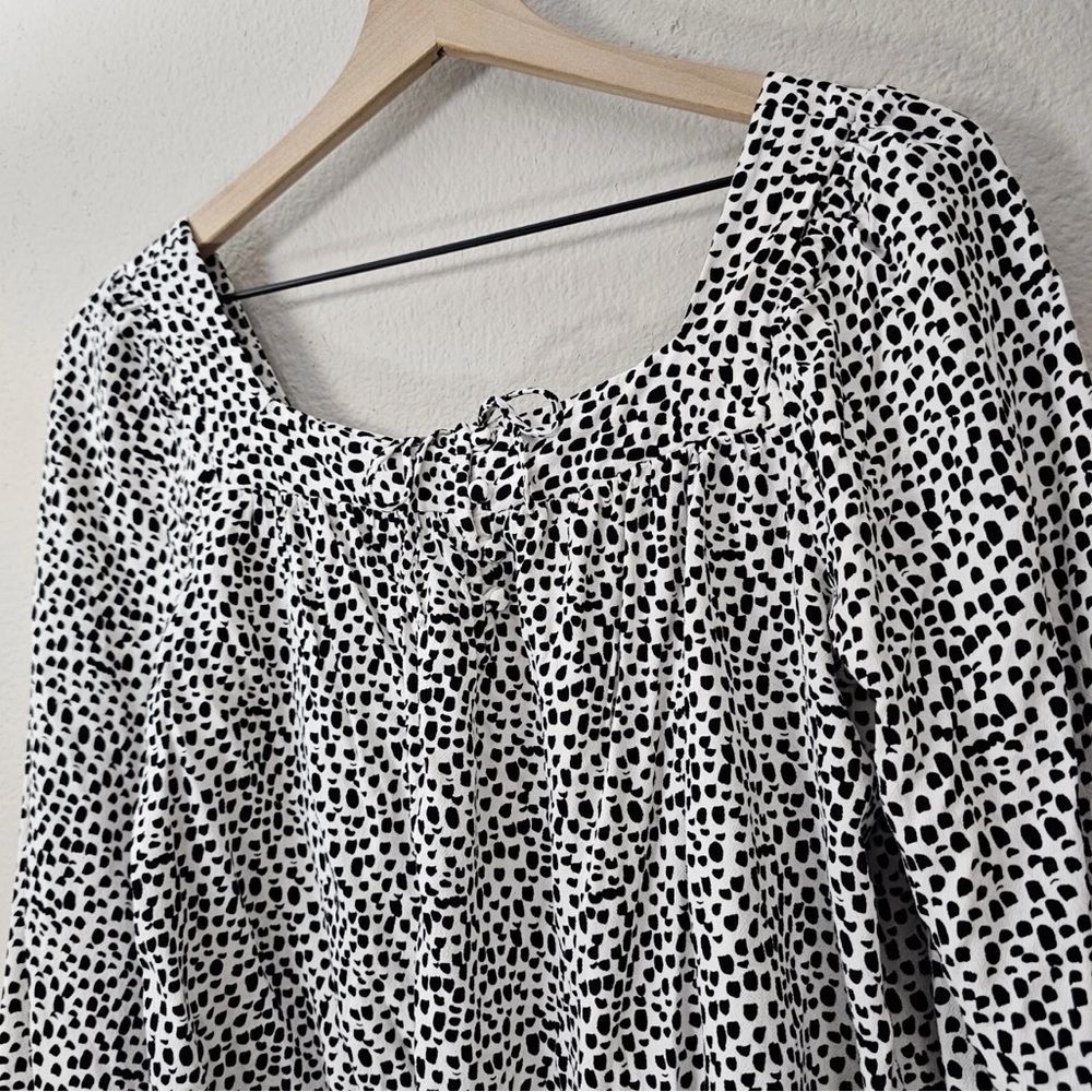 Express -‎ Dalmatian Dot Blouse - Picture 2 of 8